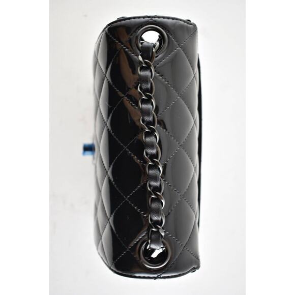 Chanel 21B So Black Patent Flap Mini Square CC Logo Quilted Chain Crossbody Bag - Picture 9 of 12